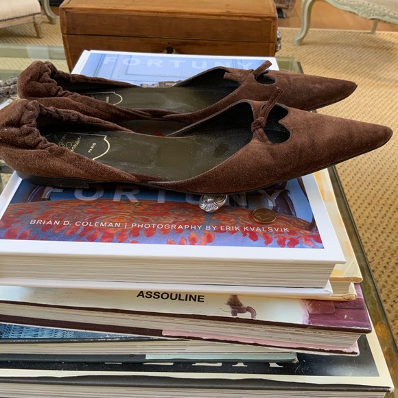 Roger Vivier -Paris- Brown Suede Flats - Picture 3 of 15
